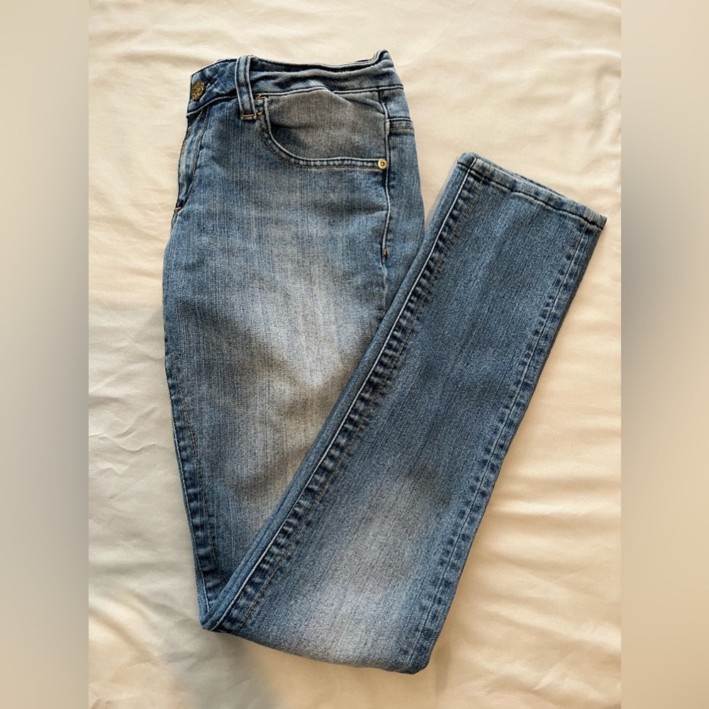 Akademiks Women’s Skinny Denim Jeans